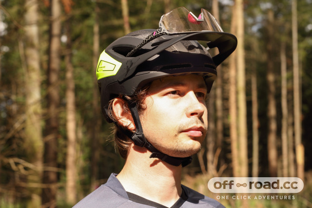 Oakley DRT3 MIPS helmet review off road.cc